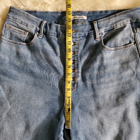 Good American Good Curve Exposed Button Ankle Crop Jeans Size 18 - Picture 9 of 13